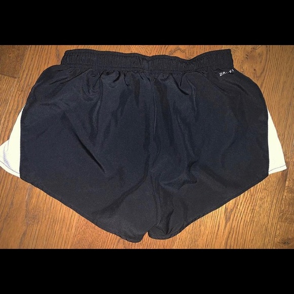 Nike shorts - Picture 2 of 2